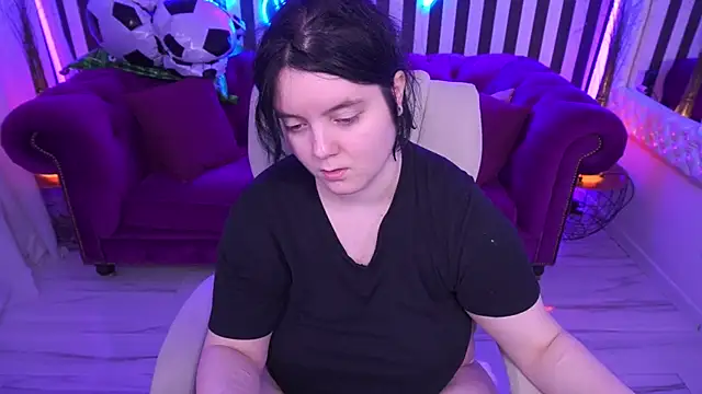 Snapshot of LittleShyy chatting on July 9, 2026, 12:42 pm LittleShyy online show from July 9, 2026, 12:42 pm