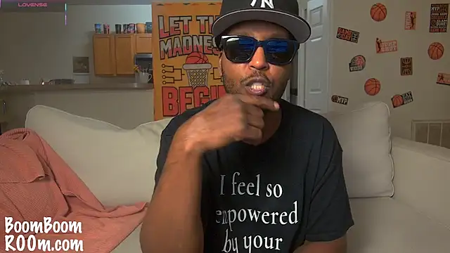 Snapshot of boomboomr00m chatting on March 21, 2025, 12:40 am boomboomr00m online show from March 21, 2025, 12:40 am