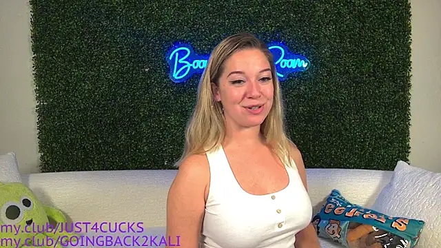 Snapshot of boomboomr00m chatting on September 26, 2025, 2:10 pm boomboomr00m online show from September 26, 2025, 2:10 pm