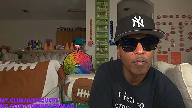 Snapshot of boomboomr00m chatting on October 10, 2025, 12:20 am boomboomr00m online show from October 10, 2025, 12:20 am