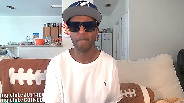 Snapshot of boomboomr00m chatting on November 28, 2025, 8:11 pm boomboomr00m online show from November 28, 2025, 8:11 pm