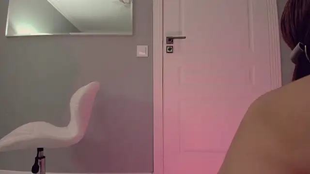 kimisun01 online show from February 3, 2025, 4:46 am