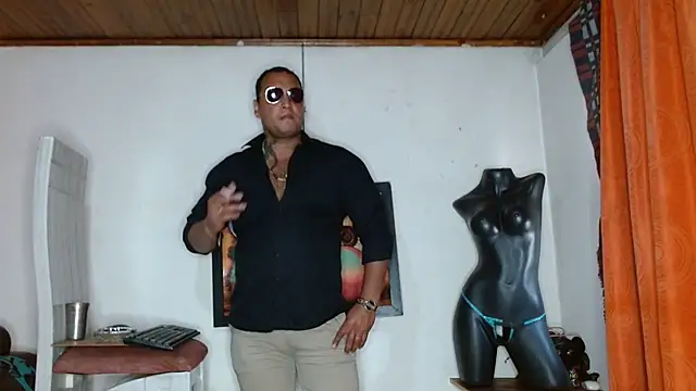 hardrock982 online show from December 26, 2024, 2:27 pm