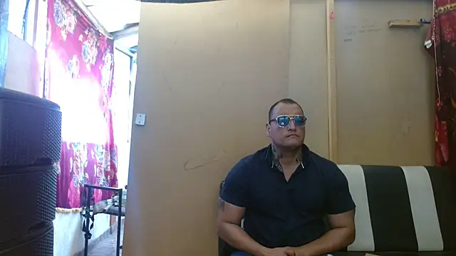 hardrock982 online show from February 12, 2025, 1:37 pm