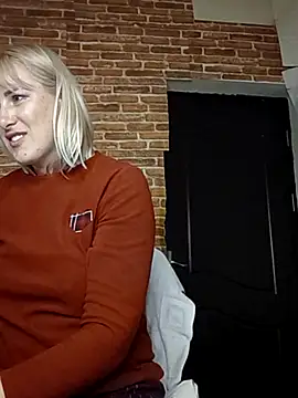 Snapshot of _Horny_milf_ chatting on March 16, 2025, 2:10 am Horny milf online show from March 16, 2025, 2:10 am