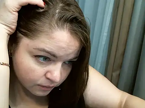 cute  cherry online show from November 30, 2025, 2:10 pm