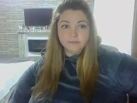Snapshot of cute__cherry chatting on May 13, 2026, 4:26 pm cute cherry online show from May 13, 2026, 4:26 pm