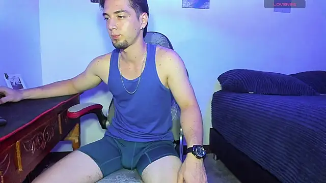 Alex smith00 online show from October 29, 2025, 2:36 am