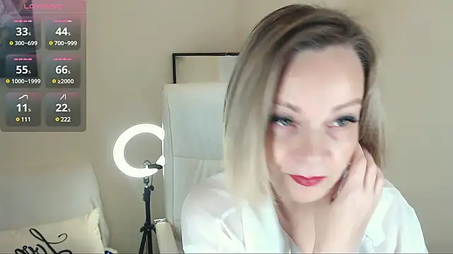 Tilly Eliot online show from March 21, 2025, 3:57 pm