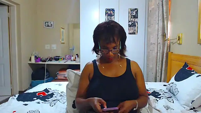 Snapshot of Hotgrannyx chatting on February 13, 2025, 11:28 am Hotgrannyx online show from February 13, 2025, 11:28 am