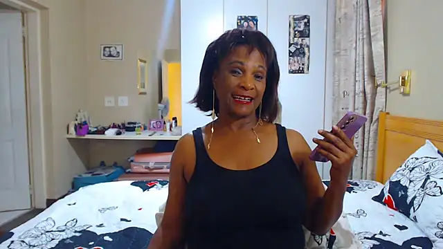 Snapshot of Hotgrannyx chatting on February 19, 2025, 12:11 pm Hotgrannyx online show from February 19, 2025, 12:11 pm