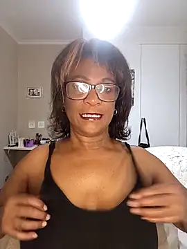 Snapshot of Hotgrannyx chatting on September 10, 2025, 6:02 am Hotgrannyx online show from September 10, 2025, 6:02 am