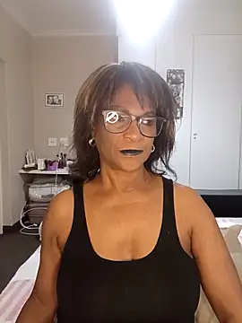 Snapshot of Hotgrannyx chatting on October 21, 2025, 4:02 am Hotgrannyx online show from October 21, 2025, 4:02 am