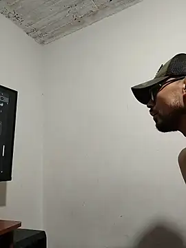 Snapshot of SebasOrte94 chatting on November 24, 2025, 2:22 am SebasOrte94 online show from November 24, 2025, 2:22 am