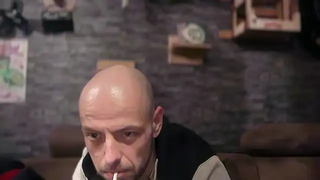 kissfreak85 online show from November 23, 2025, 1:05 am
