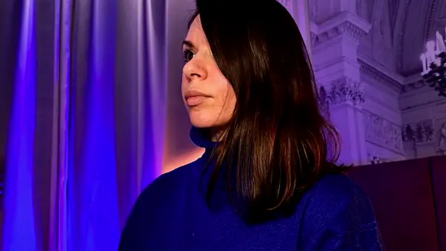 SofiaFoster  online show from February 5, 2025, 3:20 pm