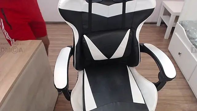 Mandarin4ks online show from February 4, 2025, 8:06 pm