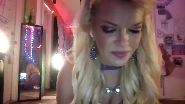 Snapshot of marilyn420 chatting on May 23, 2026, 5:56 am marilyn420 online show from May 23, 2026, 5:56 am