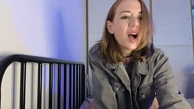 TopsyWilde online show from March 29, 2026, 8:25 am