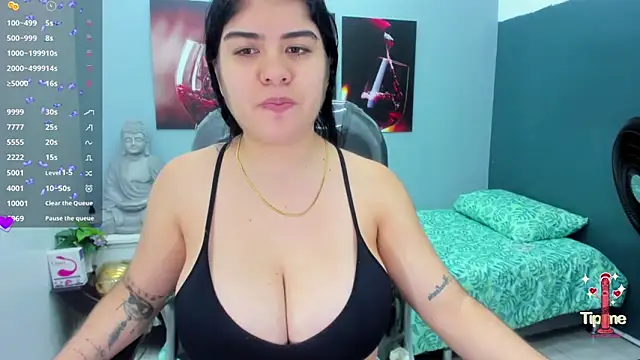 pearl weet online show from March 12, 2025, 5:38 pm