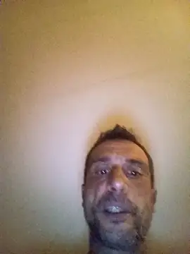 Snapshot of Chianga11 chatting on May 5, 2026, 12:07 am Chianga11 online show from May 5, 2026, 12:07 am