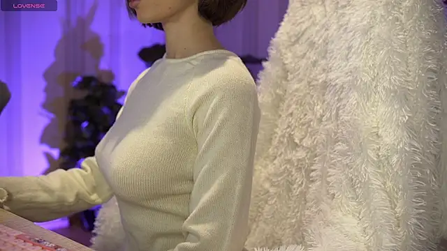 Danielle Thomas online show from December 14, 2024, 6:02 am