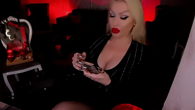 Snapshot of GreedyFinDom chatting on July 27, 2026, 4:36 pm GreedyFinDom online show from July 27, 2026, 4:36 pm