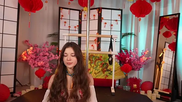 Snapshot of KittyCaitlin chatting on February 13, 2025, 8:24 pm KittyCaitlin online show from February 13, 2025, 8:24 pm