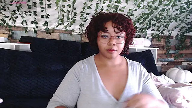 Snapshot of -khayaparker chatting on December 19, 2024, 5:29 pm -khayaparker online show from December 19, 2024, 5:29 pm