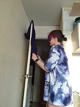 LazyTanukii online show from January 24, 2025, 4:27 am