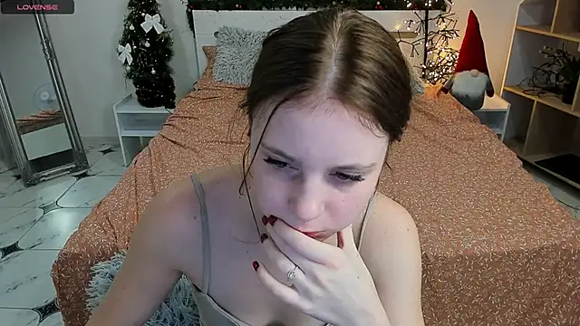 CharmedDoll online show from December 14, 2024, 4:42 pm