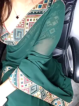 Snapshot of aliyaah_singh chatting on May 5, 2026, 6:05 pm aliyaah singh online show from May 5, 2026, 6:05 pm