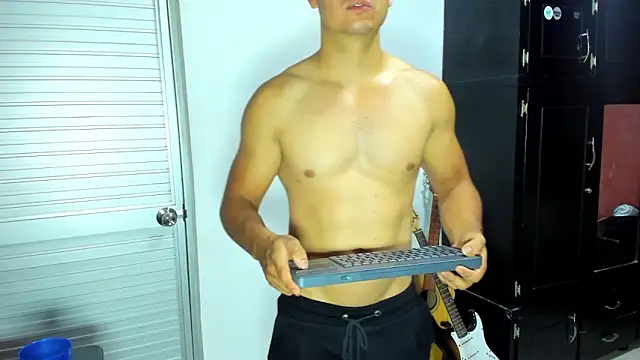 VincentSavage online show from April 12, 2026, 8:58 pm