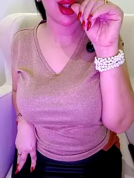 Snapshot of Queen_sousou chatting on July 12, 2026, 12:45 am Queen sousou online show from July 12, 2026, 12:45 am