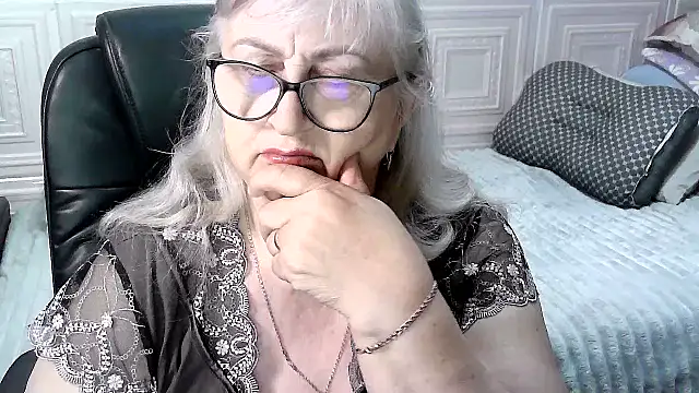 LolkaAlyss online show from April 19, 2026, 3:55 pm