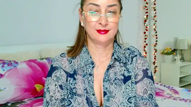 Tyana40 online show from May 15, 2026, 10:50 pm