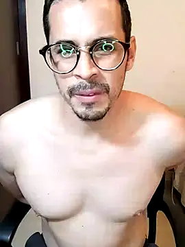 Snapshot of towers_j chatting on February 20, 2025, 7:41 pm towers j online show from February 20, 2025, 7:41 pm