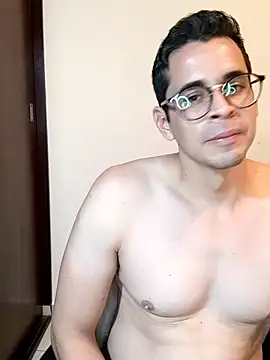 Snapshot of towers_j chatting on February 21, 2025, 8:16 pm towers j online show from February 21, 2025, 8:16 pm