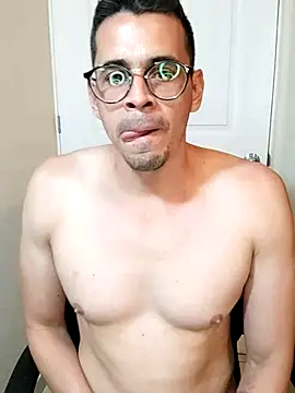 Snapshot of towers_j chatting on March 3, 2025, 11:03 pm towers j online show from March 3, 2025, 11:03 pm