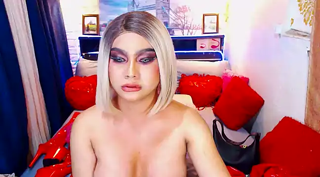 Snapshot of TsGoddessNhicolle chatting on February 10, 2025, 1:01 pm TsGoddessNhicolle online show from February 10, 2025, 1:01 pm