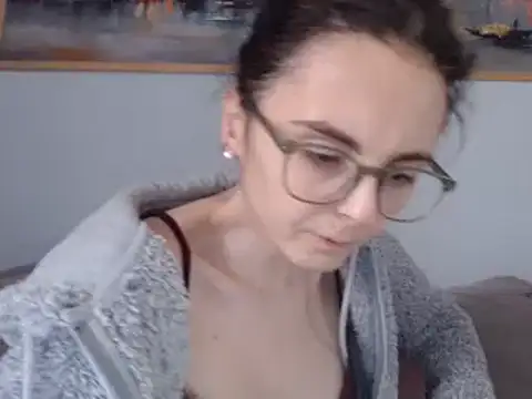 cleophee online show from February 11, 2025, 1:09 pm