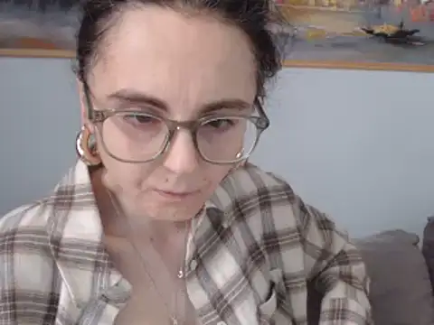 cleophee online show from March 17, 2025, 9:44 am