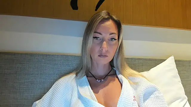 StarryHanna online show from February 15, 2025, 12:48 am