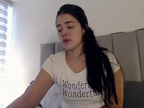 Aleska  Bell online show from December 5, 2025, 8:27 pm