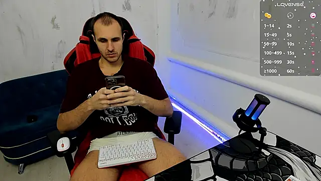 Raamoss online show from December 7, 2024, 9:44 pm