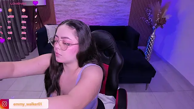 emmy walker online show from December 1, 2025, 11:04 am