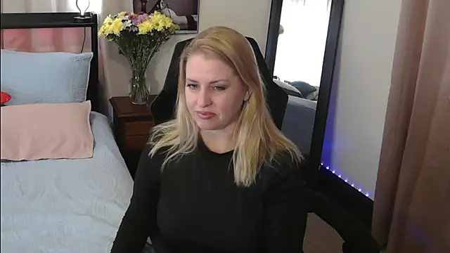 HollieBim online show from January 16, 2025, 3:46 pm