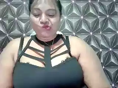 Snapshot of IndianDelia chatting on November 1, 2025, 4:31 pm IndianDelia online show from November 1, 2025, 4:31 pm