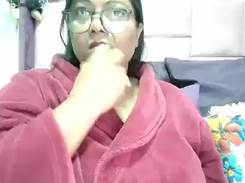 Snapshot of IndianDelia chatting on November 17, 2025, 3:12 am IndianDelia online show from November 17, 2025, 3:12 am