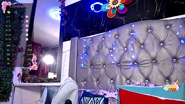 LAILAGUMMY online show from December 3, 2024, 10:39 am